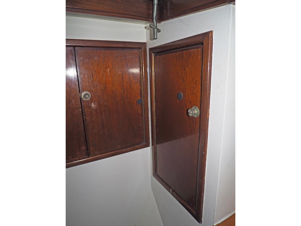 Cabin en avant, H&eacute;bergements